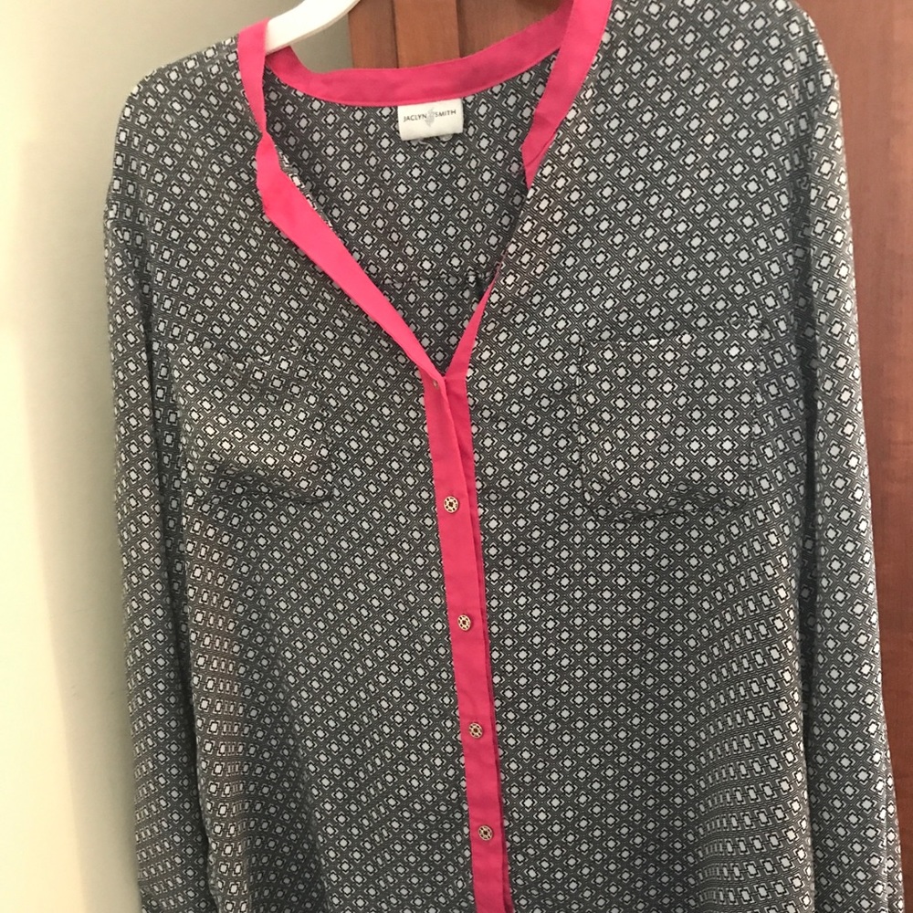 Black & white (with pink trim) patterned blouse. L